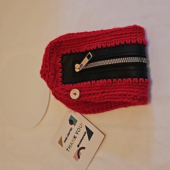Hand Crafted Hand Knit Crochet Red Cosmetic Bag Pencil Case handmade Grannycore - Picture 14 of 17